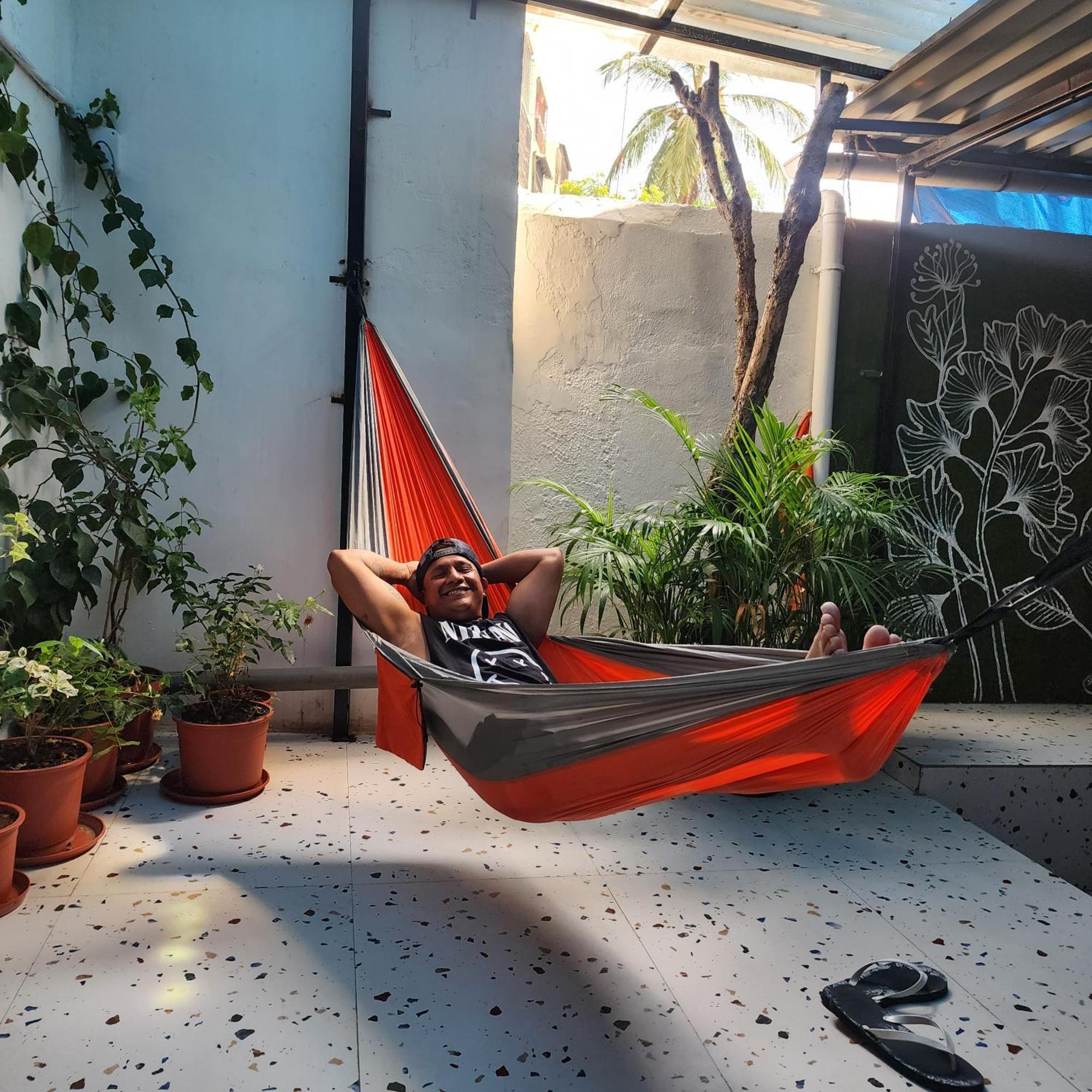 Hammock Hostels - Bandra Bombaim Exterior foto